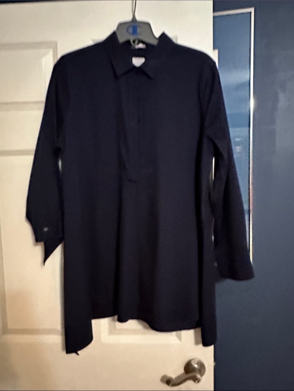 Chico’s Navy Long-Sleeve Tunic Top
